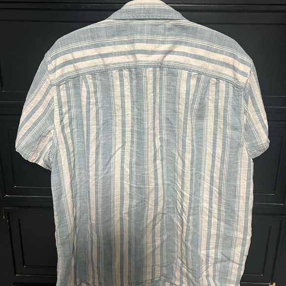American Eagle Short Sleeve Summer Button Up - Picture 2 of 3